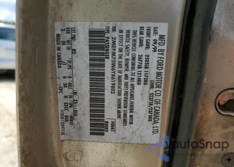 2000 Mercury Grand Marquis Ls z USA, uszkodzony, nr VIN 2MEFM75W6YX619802